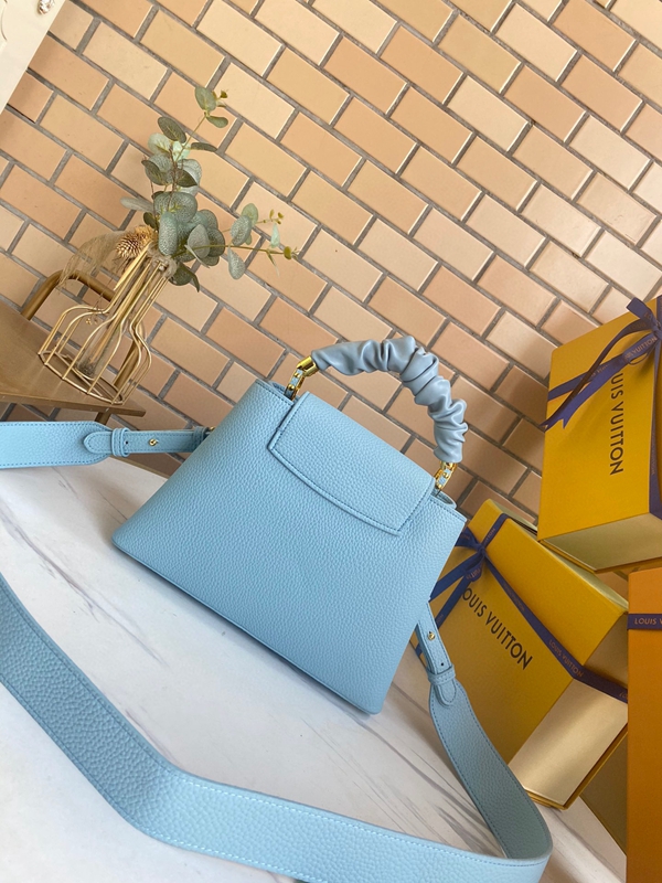 ルイヴィトンバッグ背面デザイン